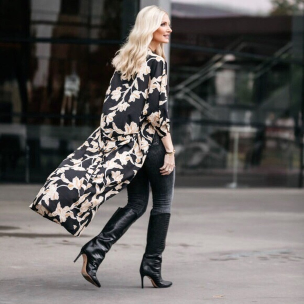 NWT Maison du Soir Floral Robe ($150) Host Pick!